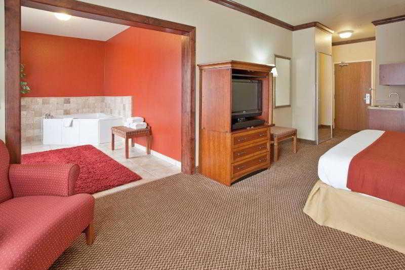 Holiday Inn Express Hotel & Suites Cedar City By Ihg Экстерьер фото