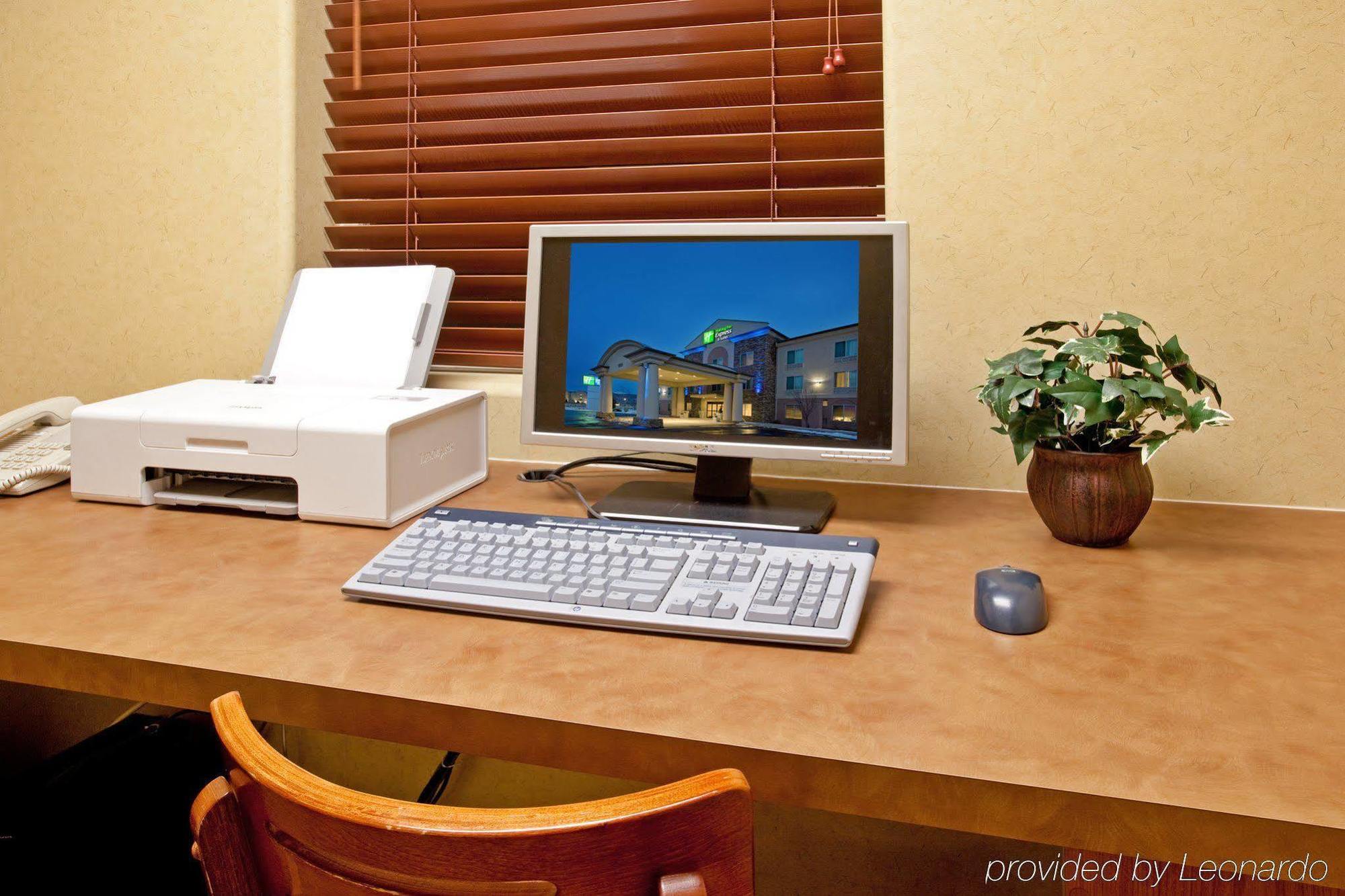Holiday Inn Express Hotel & Suites Cedar City By Ihg Экстерьер фото